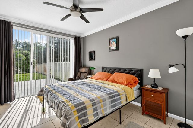 1572 Briar Oak Drive, Royal Palm Beach, FL 33411