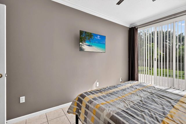 1572 Briar Oak Drive, Royal Palm Beach, FL 33411