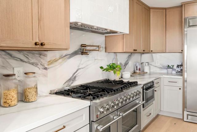 2258 Bahia Drive, La Jolla, CA 92037