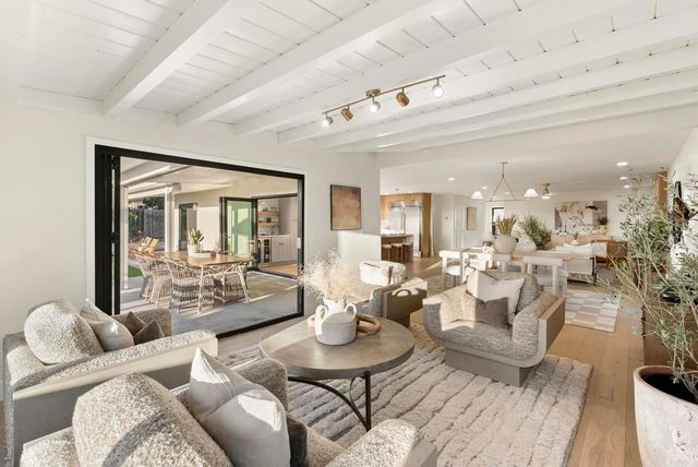 2258 Bahia Drive, La Jolla, CA 92037