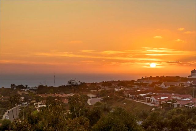 2258 Bahia Drive, La Jolla, CA 92037