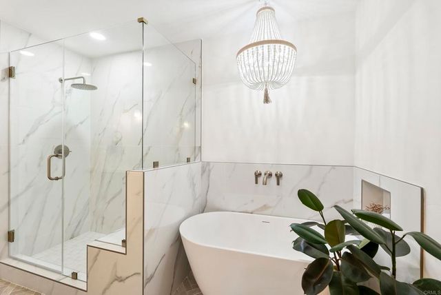 2258 Bahia Drive, La Jolla, CA 92037