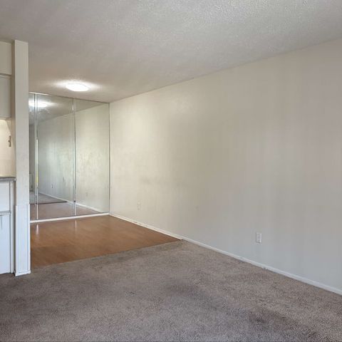 4845 Cedar Springs Road 267, Dallas, TX 75219