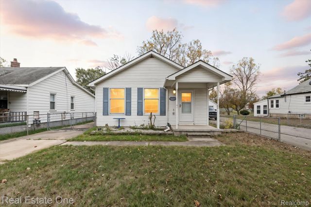 35833 Farragut Avenue, Westland, MI 48186