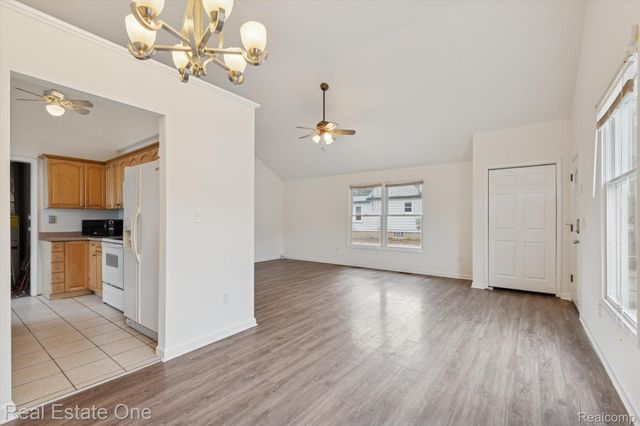 35833 Farragut Avenue, Westland, MI 48186