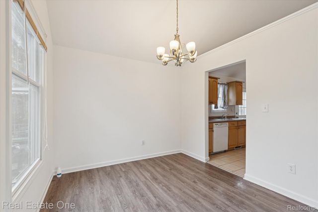 35833 Farragut Avenue, Westland, MI 48186