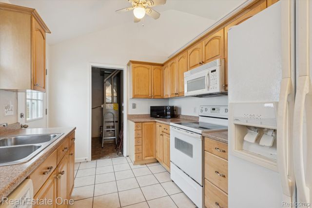 35833 Farragut Avenue, Westland, MI 48186