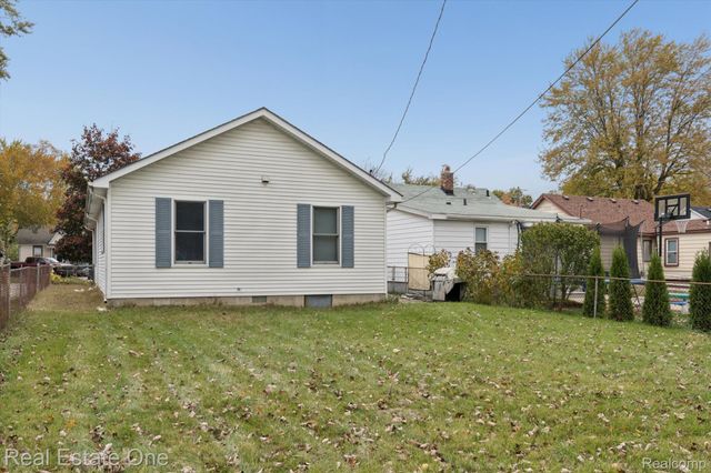 35833 Farragut Avenue, Westland, MI 48186