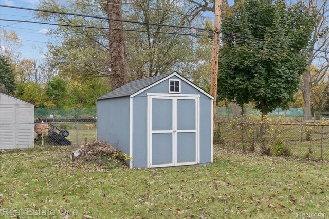 35833 Farragut Avenue, Westland, MI 48186