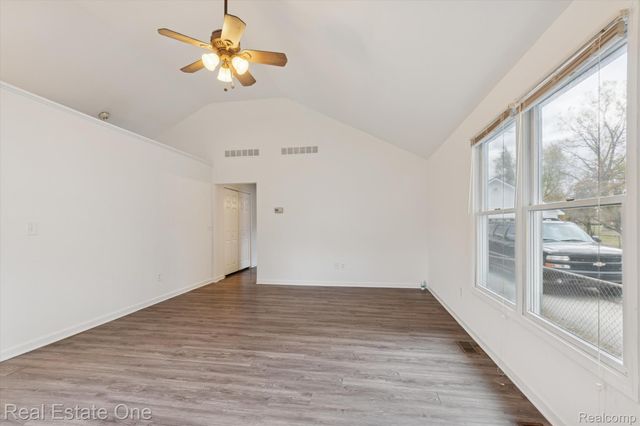 35833 Farragut Avenue, Westland, MI 48186