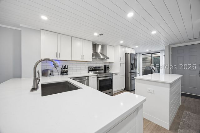 113 Shipyard Dr Apt 140, Hilton Head Island, SC 29928