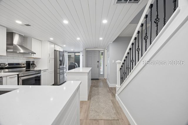 113 Shipyard Dr Apt 140, Hilton Head Island, SC 29928