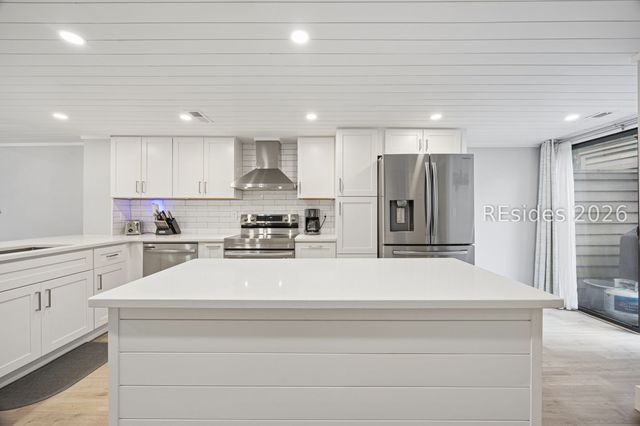 113 Shipyard Dr Apt 140, Hilton Head Island, SC 29928