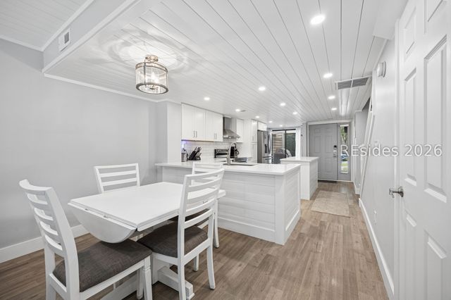 113 Shipyard Dr Apt 140, Hilton Head Island, SC 29928