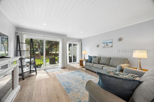 113 Shipyard Dr Apt 140, Hilton Head Island, SC 29928