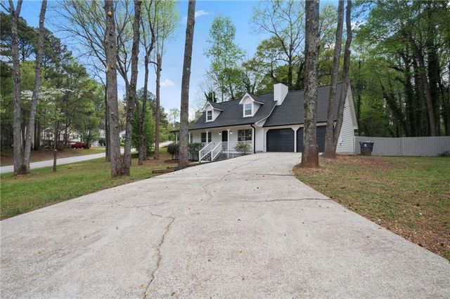 3860 Willow Ridge Court, Douglasville, GA 30135