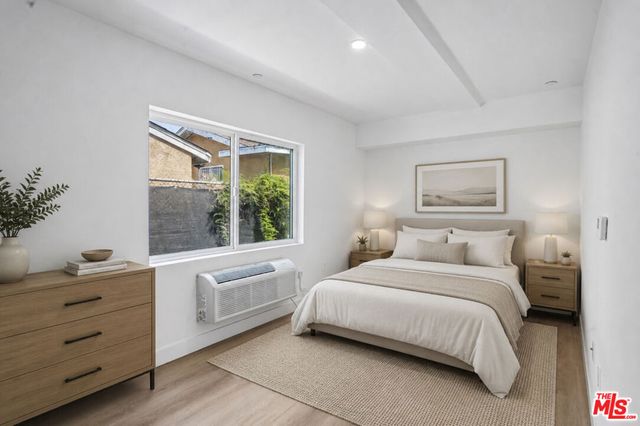 3221 W 71st Street, Los Angeles, CA 90043