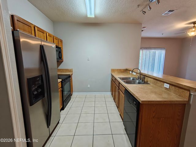3631 KIRKPATRICK Circle 3, Jacksonville, FL 32210
