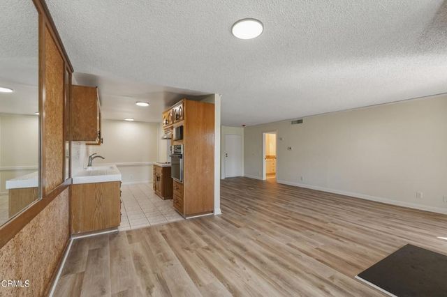 320 E Stocker Street 205, Glendale, CA 91207