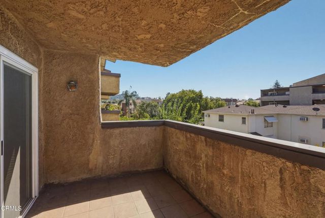 320 E Stocker Street 205, Glendale, CA 91207