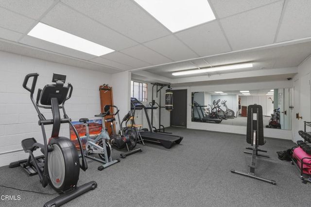 320 E Stocker Street 205, Glendale, CA 91207