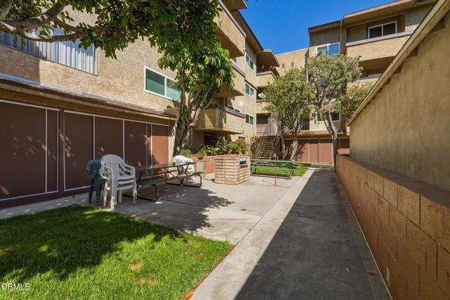 320 E Stocker Street 205, Glendale, CA 91207