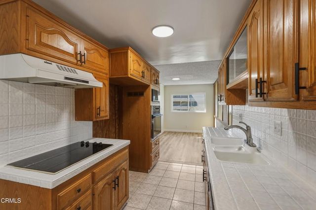 320 E Stocker Street 205, Glendale, CA 91207