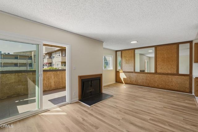 320 E Stocker Street 205, Glendale, CA 91207