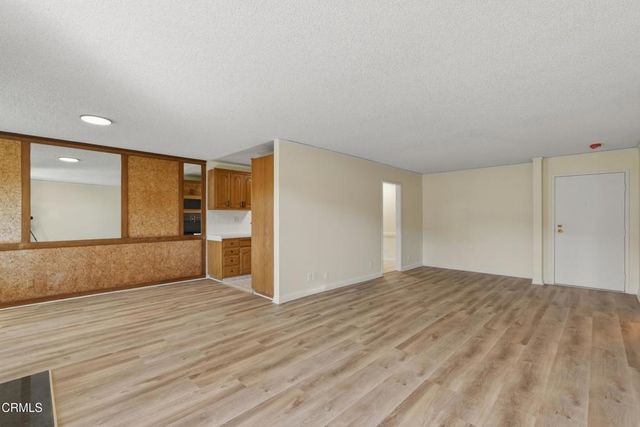 320 E Stocker Street 205, Glendale, CA 91207