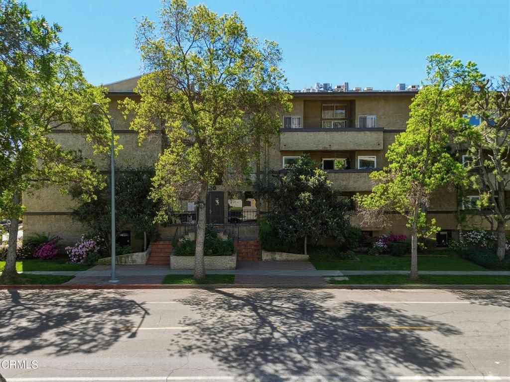 320 E Stocker Street 205, Glendale, CA 91207