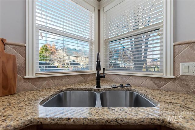 1082 E. Azan St., Meridian, ID 83646