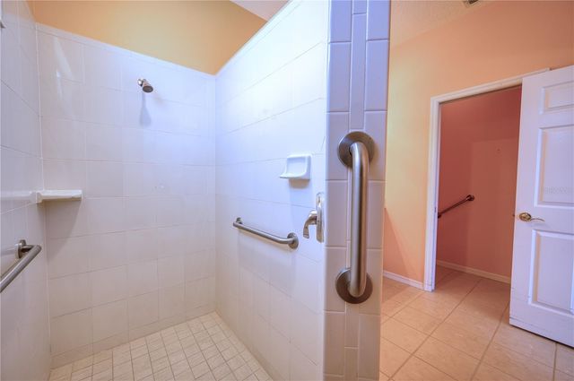 8025 STIRLING FALLS CIRCLE, Sarasota, FL 34243