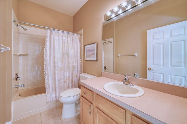 8025 STIRLING FALLS CIRCLE, Sarasota, FL 34243