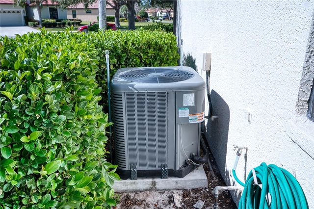 8025 STIRLING FALLS CIRCLE, Sarasota, FL 34243