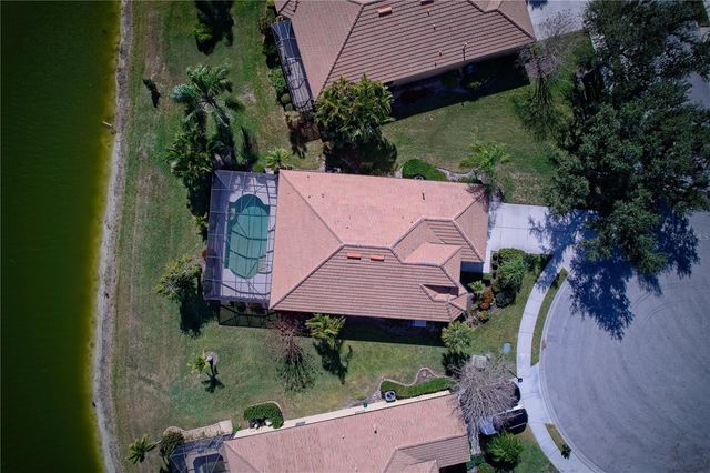 8025 STIRLING FALLS CIRCLE, Sarasota, FL 34243