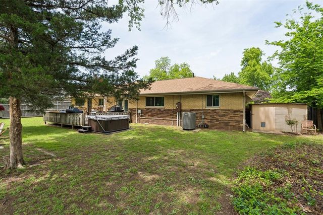 111 Crestmont Avenue, Norman, OK 73069
