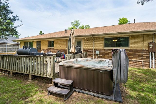 111 Crestmont Avenue, Norman, OK 73069