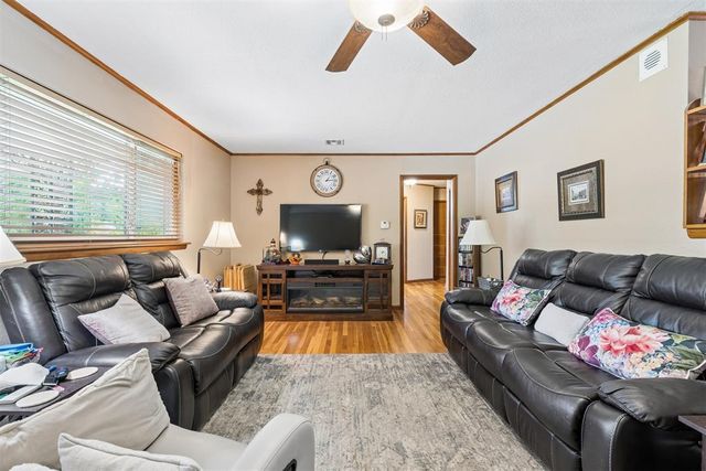 111 Crestmont Avenue, Norman, OK 73069