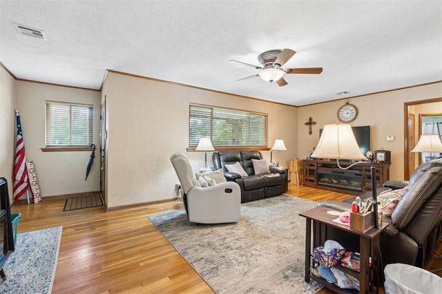 111 Crestmont Avenue, Norman, OK 73069