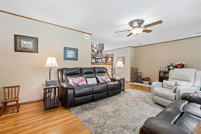111 Crestmont Avenue, Norman, OK 73069