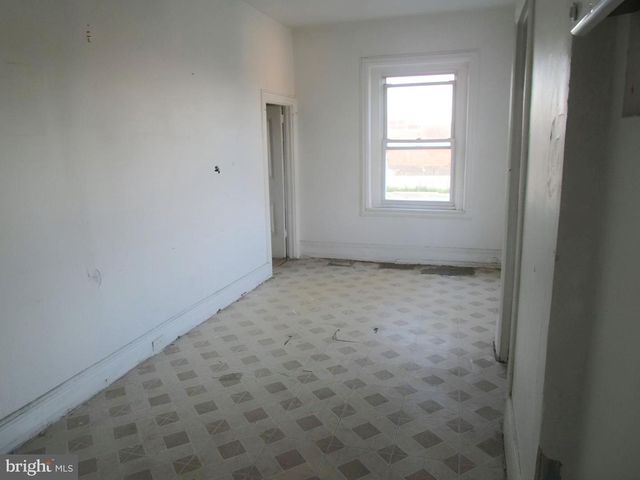2139 W DIAMOND ST, Philadelphia, PA 19121