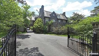 394 E Palisade Avenue, Englewood, NJ 07631
