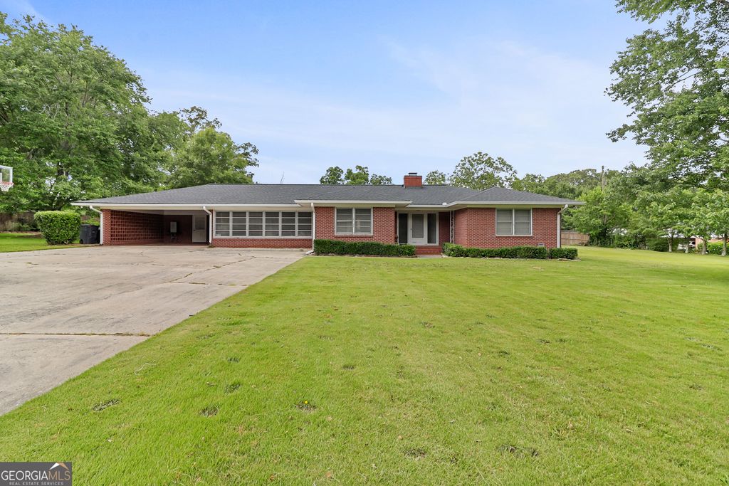 285 Flat Shoals Road, Woodbury, GA 30293