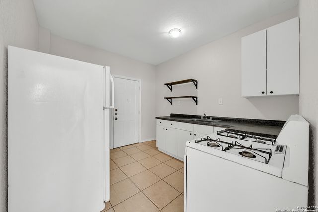 1409 W Woodlawn, San Antonio, TX 78201