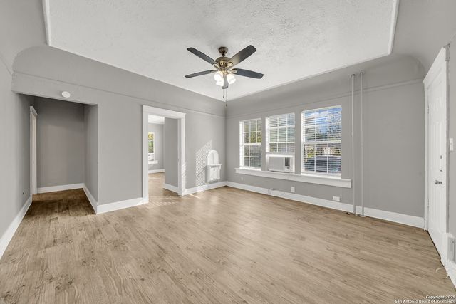 1409 W Woodlawn, San Antonio, TX 78201