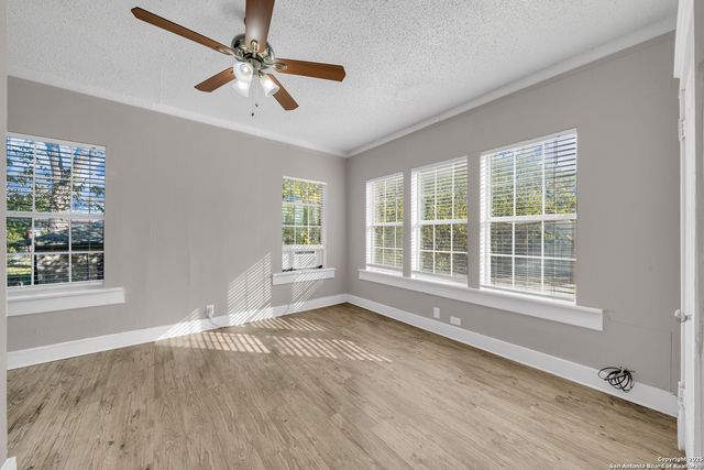 1409 W Woodlawn, San Antonio, TX 78201