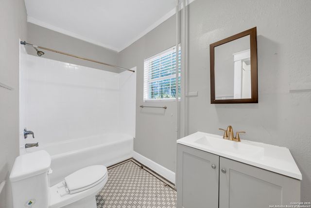 1409 W Woodlawn, San Antonio, TX 78201