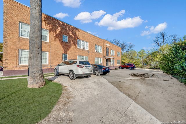 1409 W Woodlawn, San Antonio, TX 78201