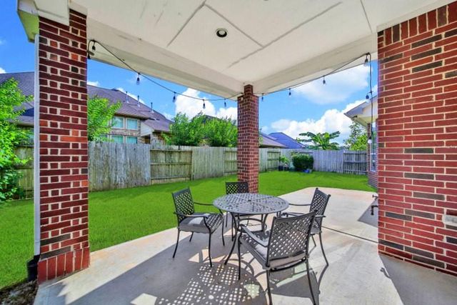 6718 Sotoria Lane, Sugar Land, TX 77479