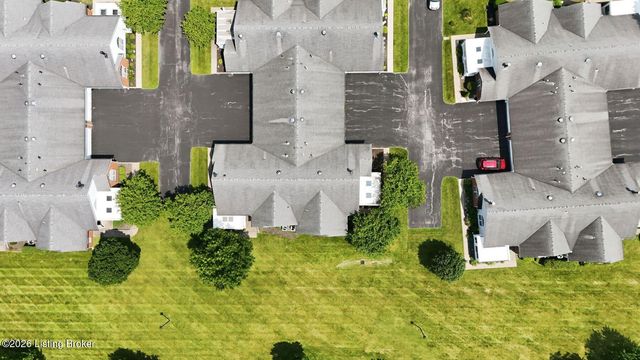 3910 Village Green Dr, Louisville, KY 40299